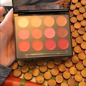 ISH Lip stamens pallet